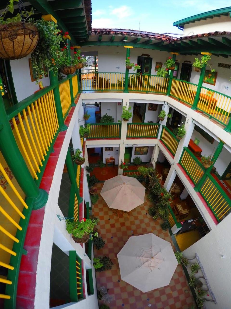 Hotel Vegas Del Rio Támesis Екстериор снимка