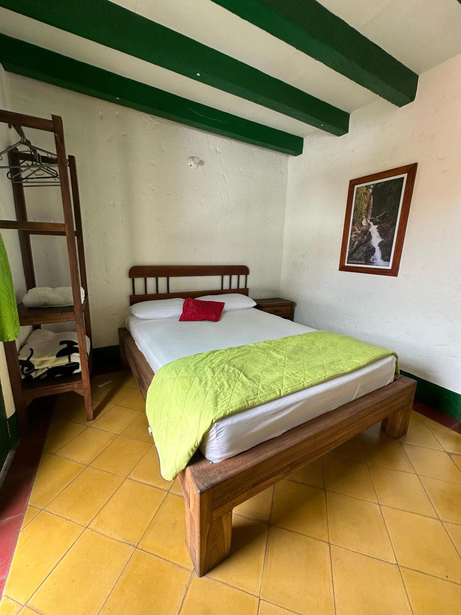 Hotel Vegas Del Rio Támesis Екстериор снимка