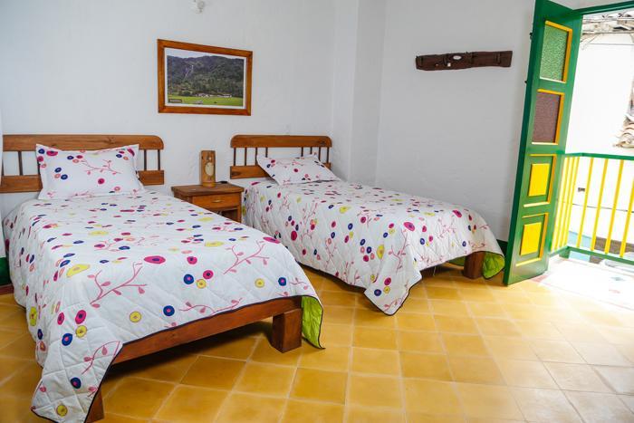 Hotel Vegas Del Rio Támesis Екстериор снимка