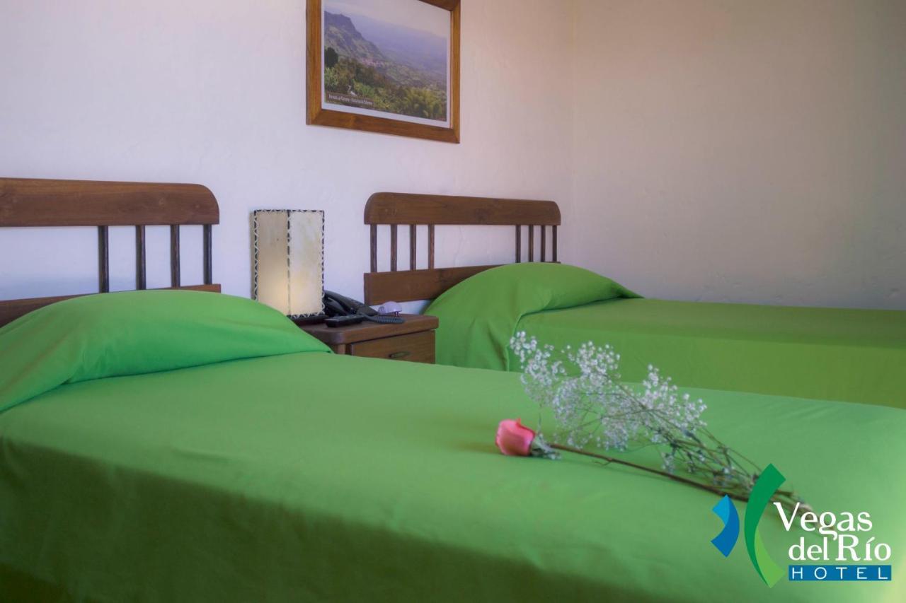 Hotel Vegas Del Rio Támesis Екстериор снимка
