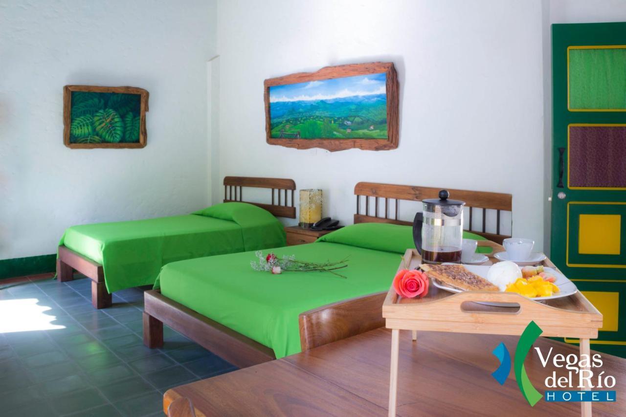 Hotel Vegas Del Rio Támesis Екстериор снимка