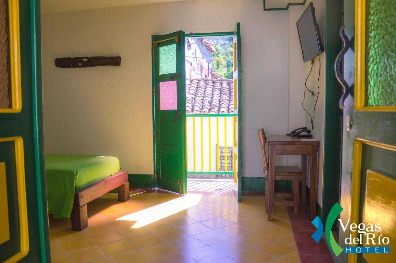Hotel Vegas Del Rio Támesis Екстериор снимка
