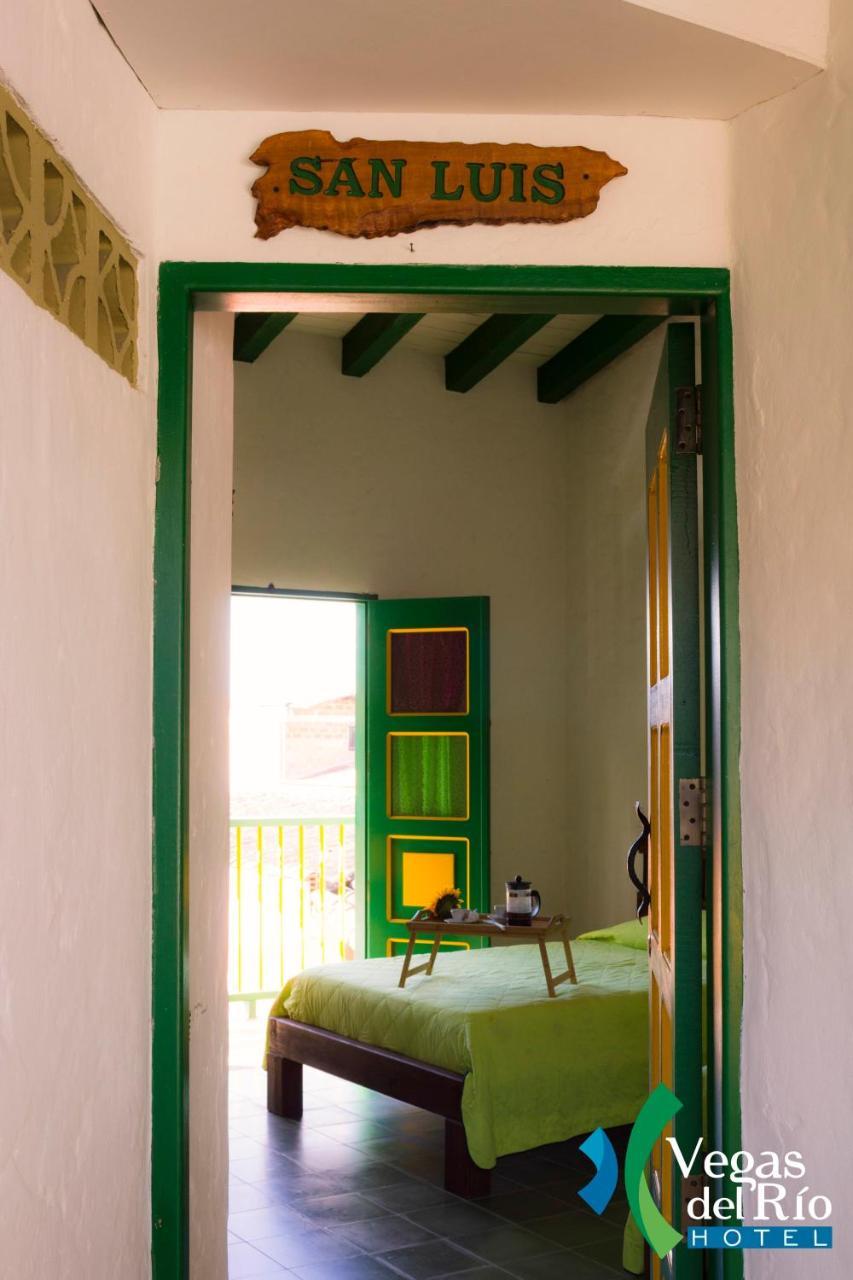 Hotel Vegas Del Rio Támesis Екстериор снимка